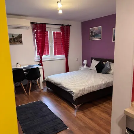 The * Μπουργκάς